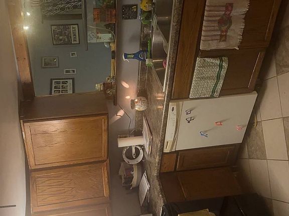 3rd image of 414 W Washington St