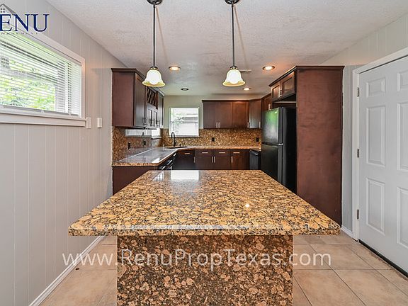 4th image of 105 Pamela Dr