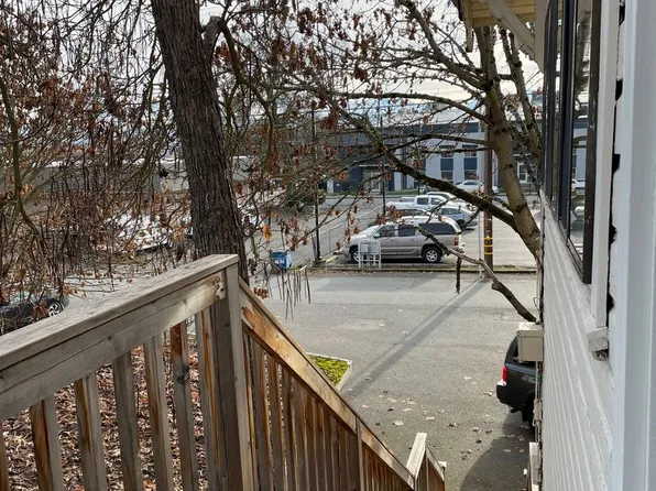 TFT2235-2, 303 NE D St APT 3, Grants Pass, OR 97526