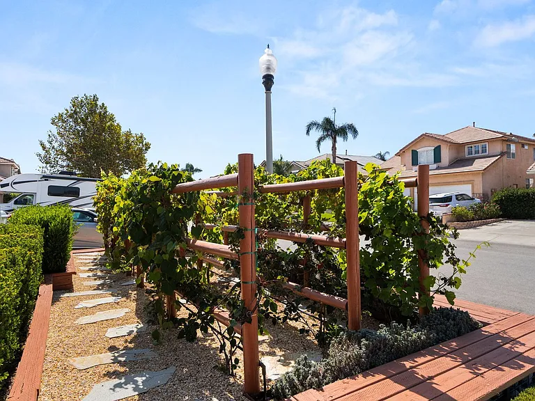 14848 Rodeo Way — Photo 3