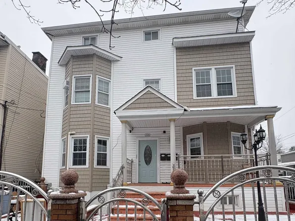 226 Duncan Avenue image 1 of 8