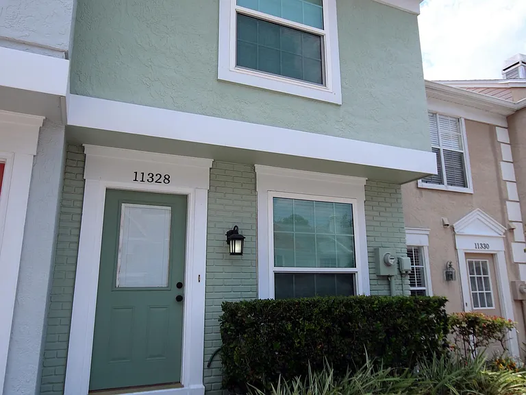 11328 Stratton Park Dr — Photo 1