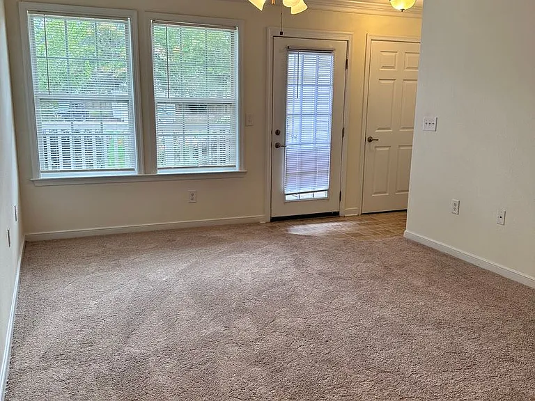 Featherstone Apartments at Kiln Creek — Photo 63