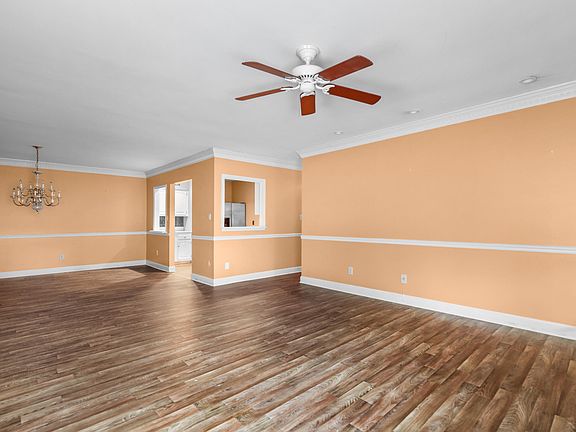 4th image of 124 Racquet Ln