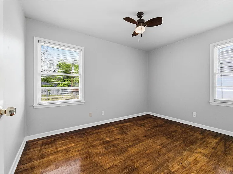 1308 Rose Ave — Photo 11