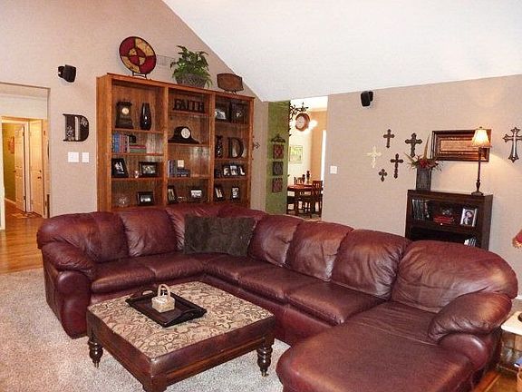 2nd image of 3702 Crestmont Dr