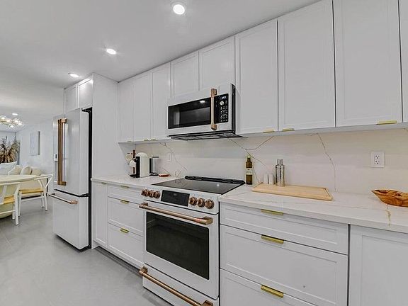 3rd image of 765 Jeffery St APT 101