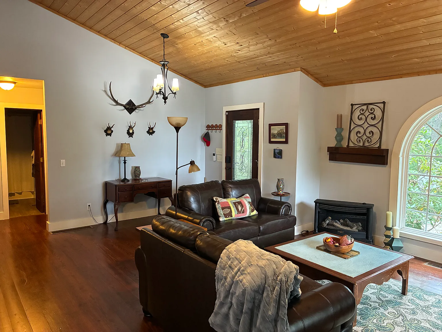 2 bed, 992 sqft, $2,000 — Photo 4