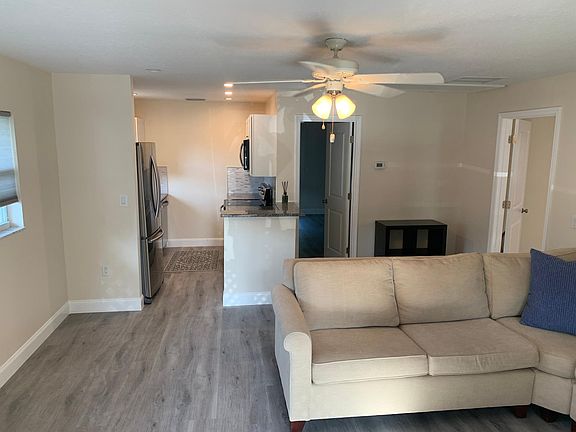 2nd image of 7263 Cass Cir #2