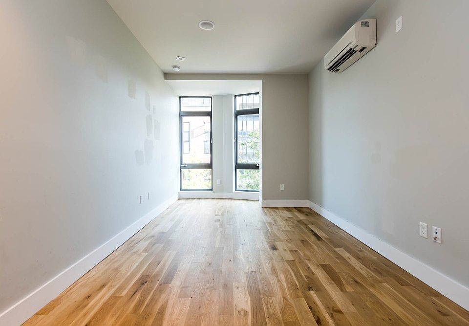 1st image of 185 Leonard St #1DIKE