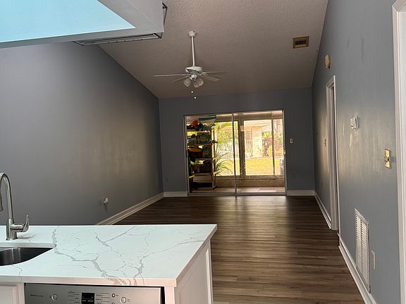 Living room/Dinning area