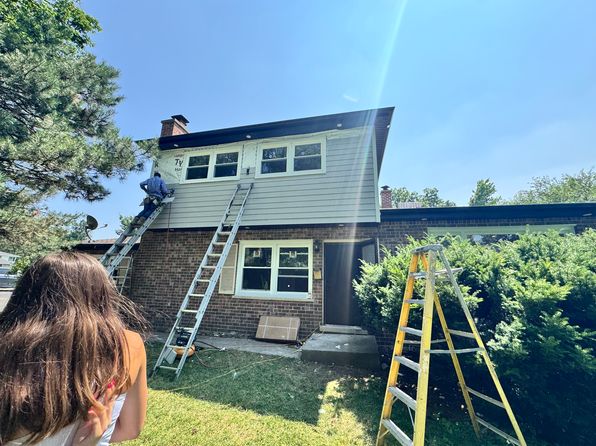 1344 Waukegan Rd