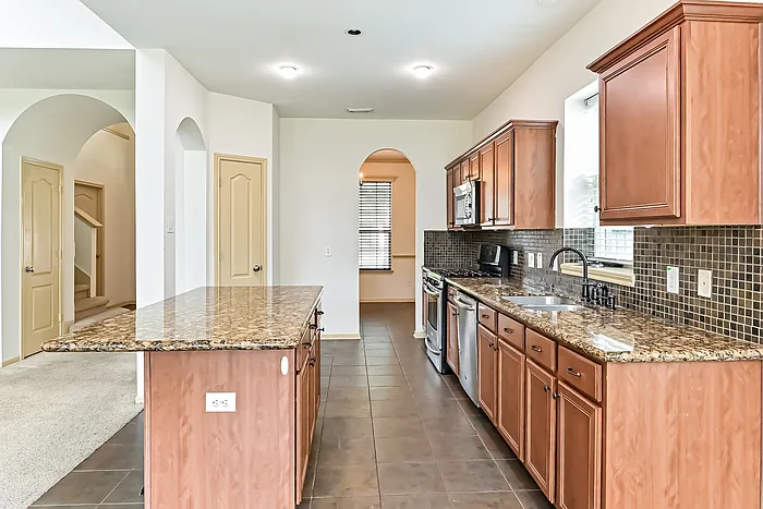 1902 Eden Glen Ln — Photo 8