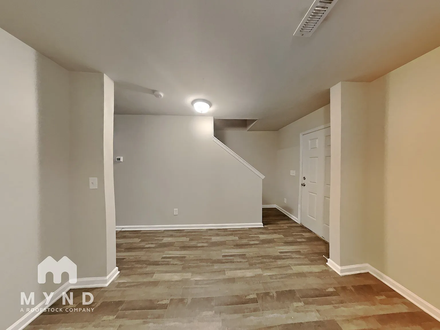 4 bed, 2.5 bath, 2217 sqft, $2,065 — Photo 2