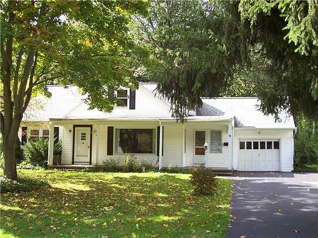 1st image of 9 Woodside Dr