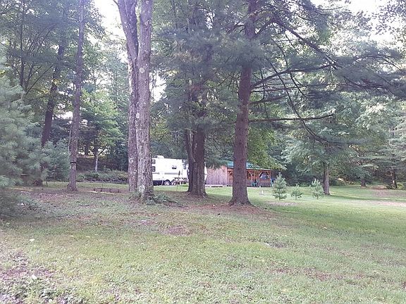 3rd image of 371 Green Oak Ln