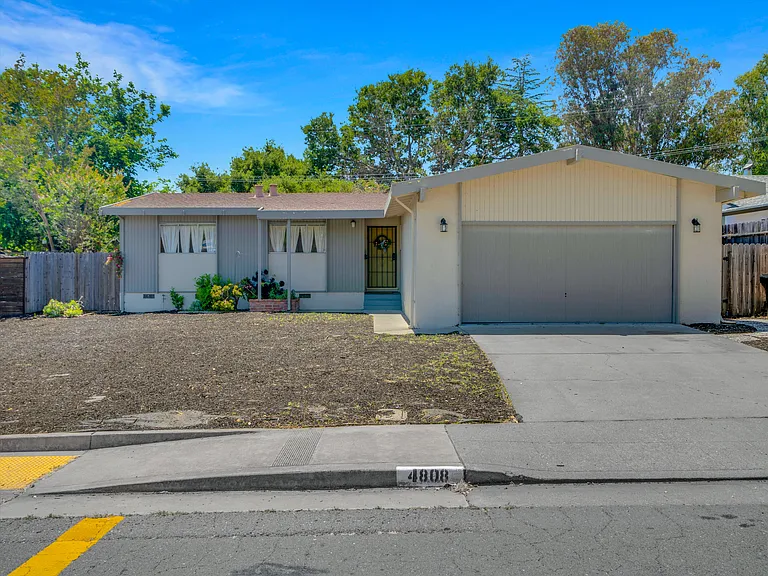 Meadowbrook Dr — Photo 24