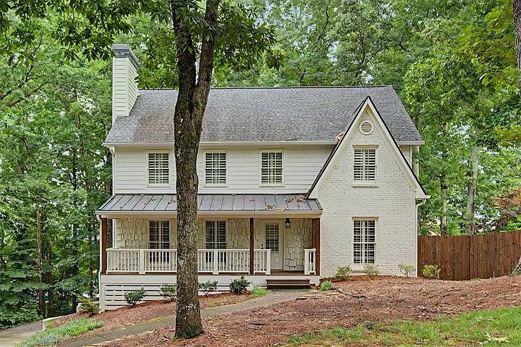 4 bed, 2.5 bath, 2878 sqft, $4,100 — Photo 1