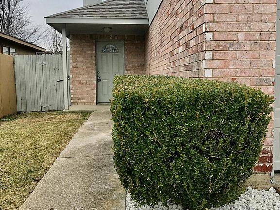 2nd image of 3936 Scarsdale Ln