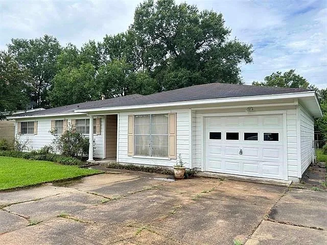 4 bed, 2.0 bath, 1918 sqft, $1,850 — Photo 3