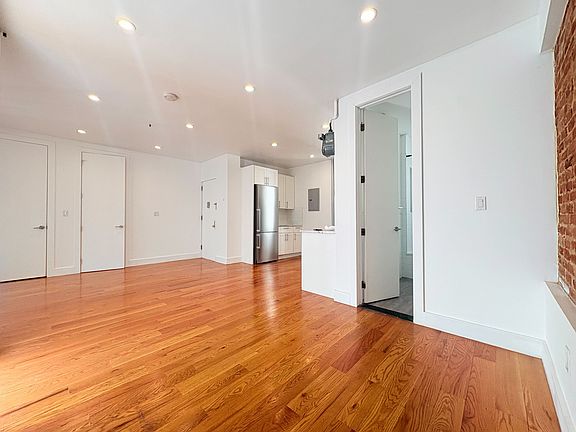 3rd image of 684 Riverside Dr APT 2A