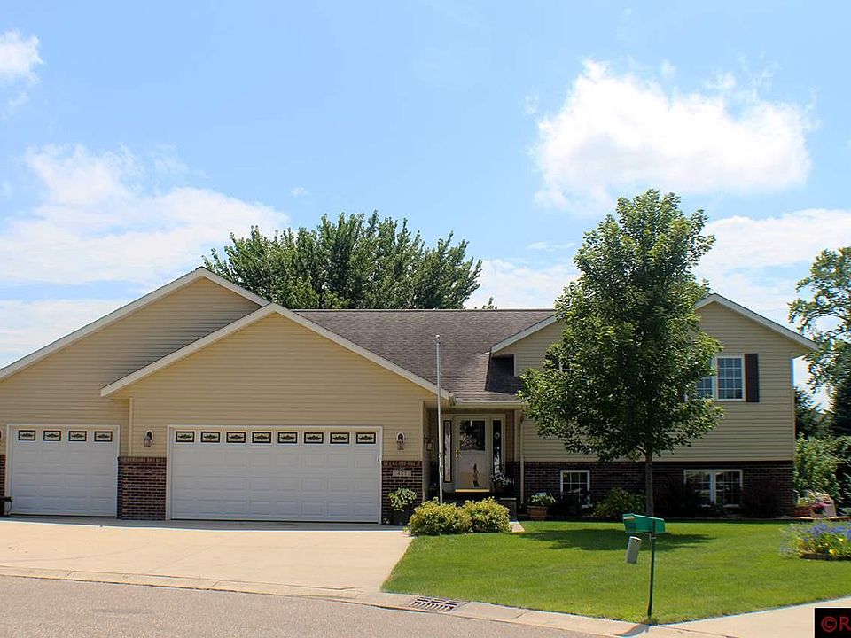1st image of 421 Pebble Ct
