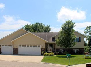 421 Pebble Ct, Eagle Lake, MN 56024