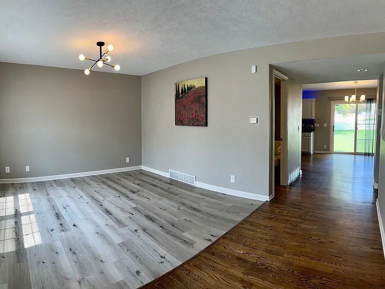 15328 Wirt St — Photo 4