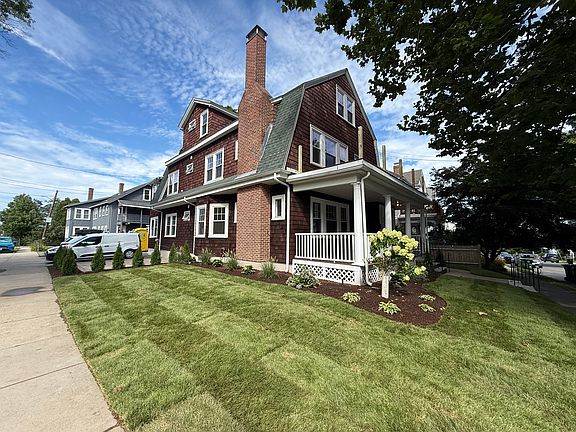 3rd image of 201 Maplewood St #1