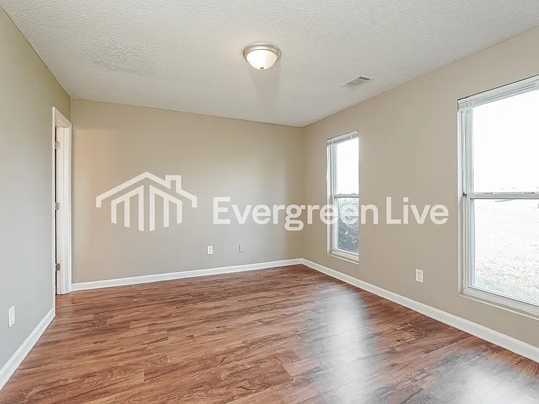 3345 Hamden St — Photo 11