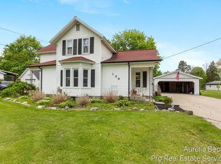 139 S Vosper St, Saranac, MI 48881