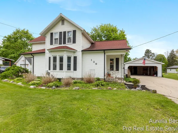 139 S Vosper St, Saranac, MI 48881