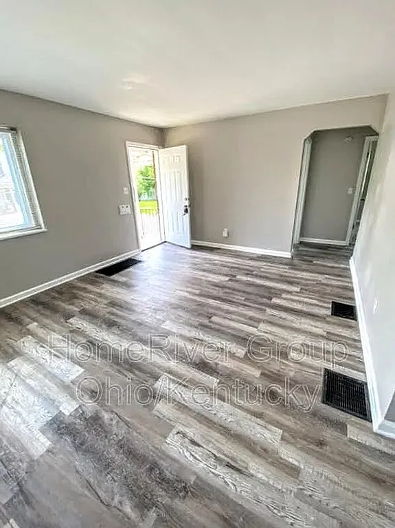jpg - 1341 Beech Ave