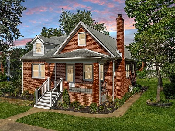 3rd image of 826 Trail Ave