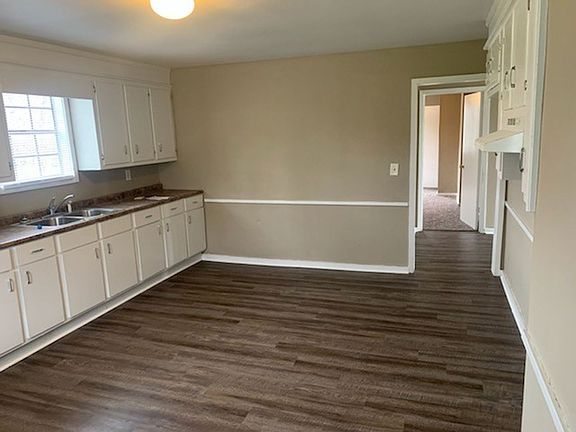 4th image of 3010 Ash St