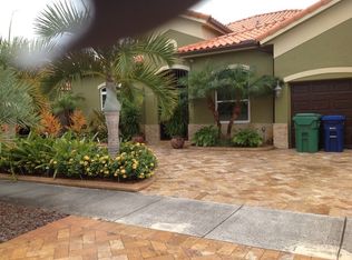 8860 NW 172nd Ter, Hialeah, FL 33018