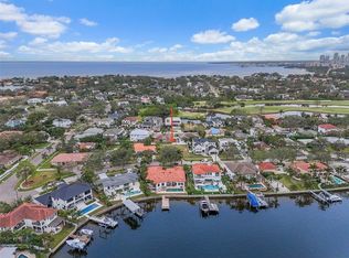 372 Bayview Dr NE #34, Saint Petersburg, FL 33704