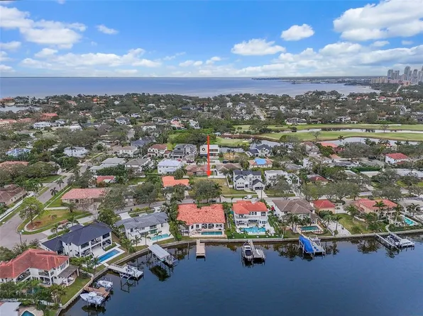 372 Bayview Dr NE #34, Saint Petersburg, FL 33704