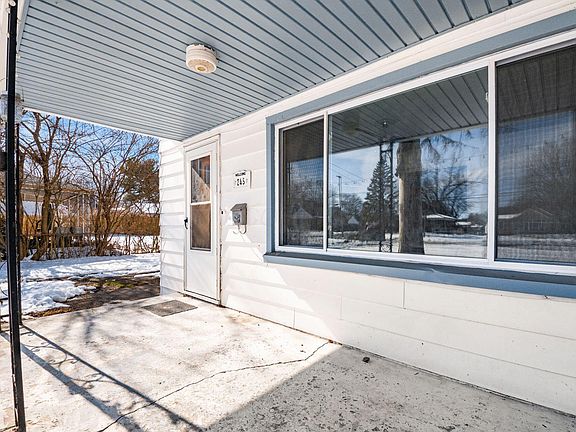 4th image of 245 Maplewood Ave