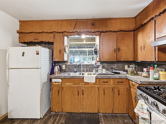 3rd image of 107519 S 4050th Rd