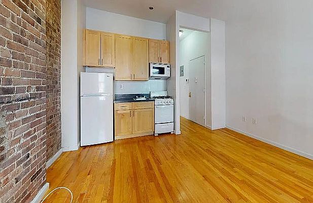 1st image of 1435 1st Ave #5RN