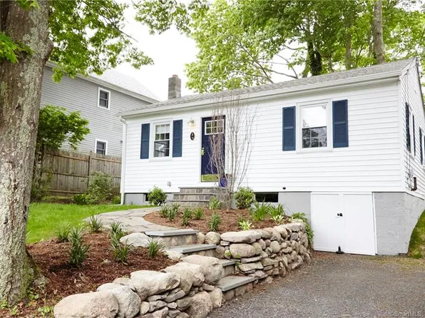76 S Edgewood Rd, Niantic, CT 06357
