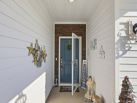 4th image of 1570 Regal Fern Way