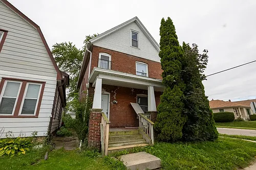 729 Montana Ave #A Photo 1