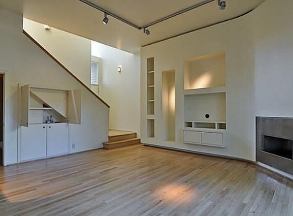 5th image of 5990 Lindenshire Ln APT 121