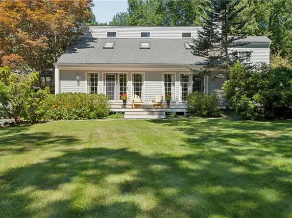24 Constellation Ct, Jamestown, RI 02835