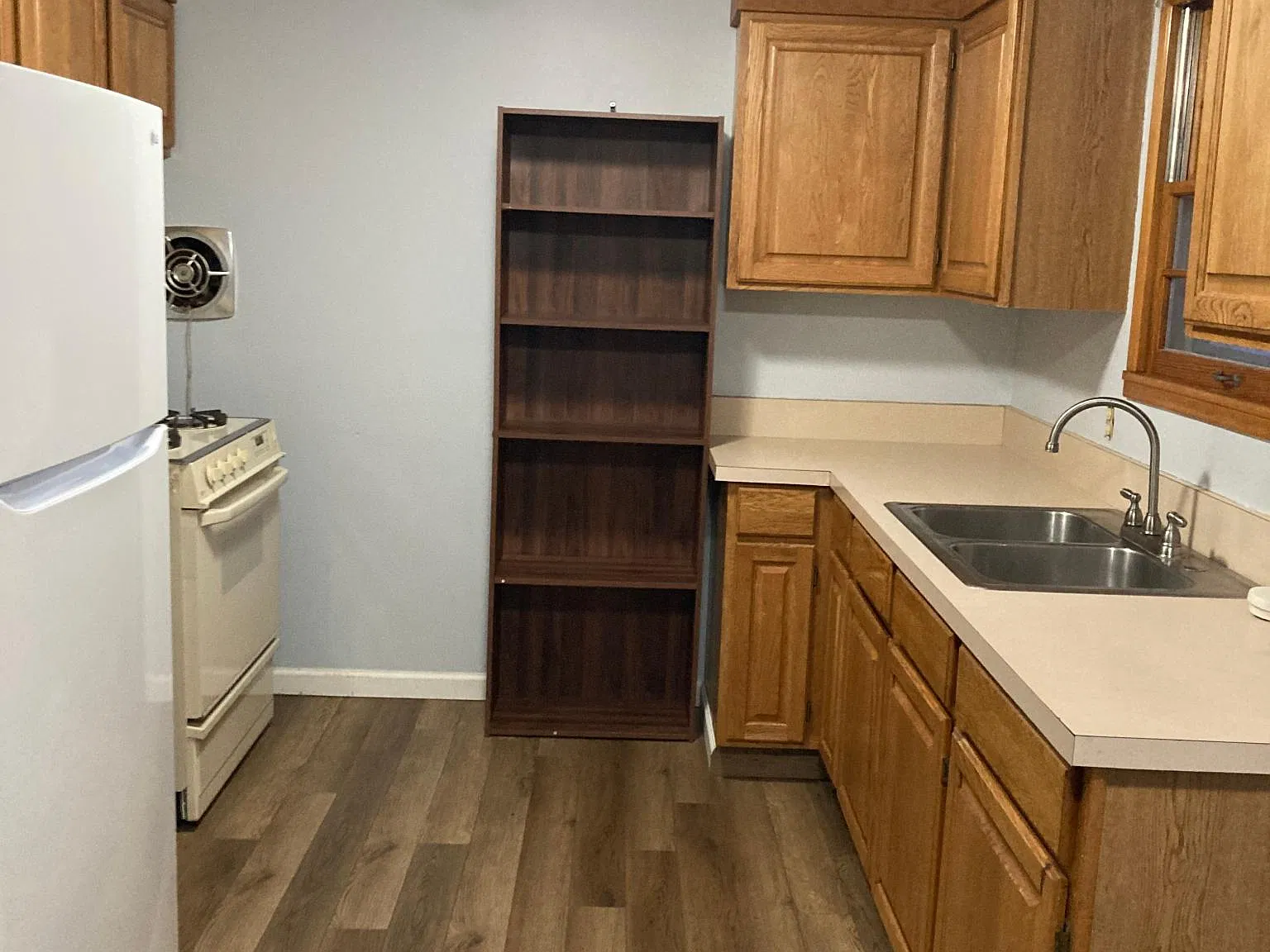 3 bed, 1296 sqft, $2,200 — Photo 4