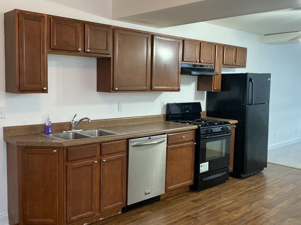 211 W State St APT 4