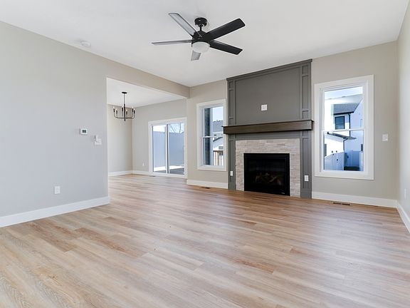 4th image of 401 Jenny Ln Unit A