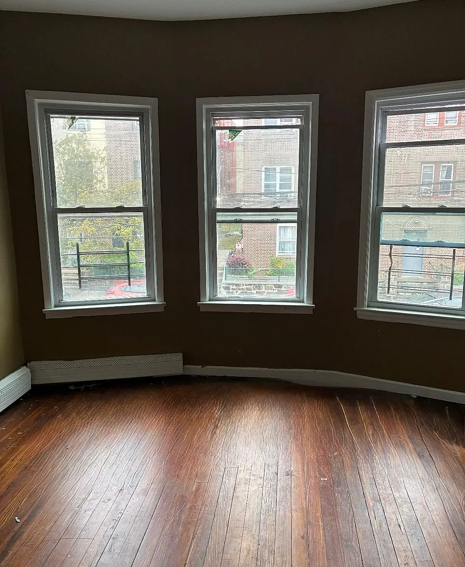 3 bed, 1.0 bath, $3,250 — Photo 1